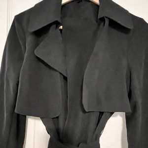 Vintage light trenchcoat with large collar and belt/tie size S